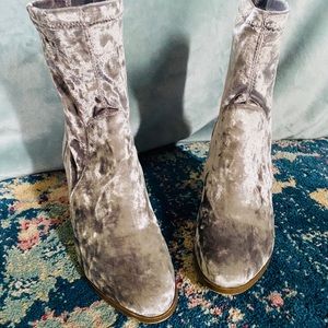 Velvet booties